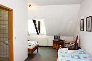 Ferienzimmer mit Einzelbetten - Bild anklicken zum Vergrößern (31 kByte)